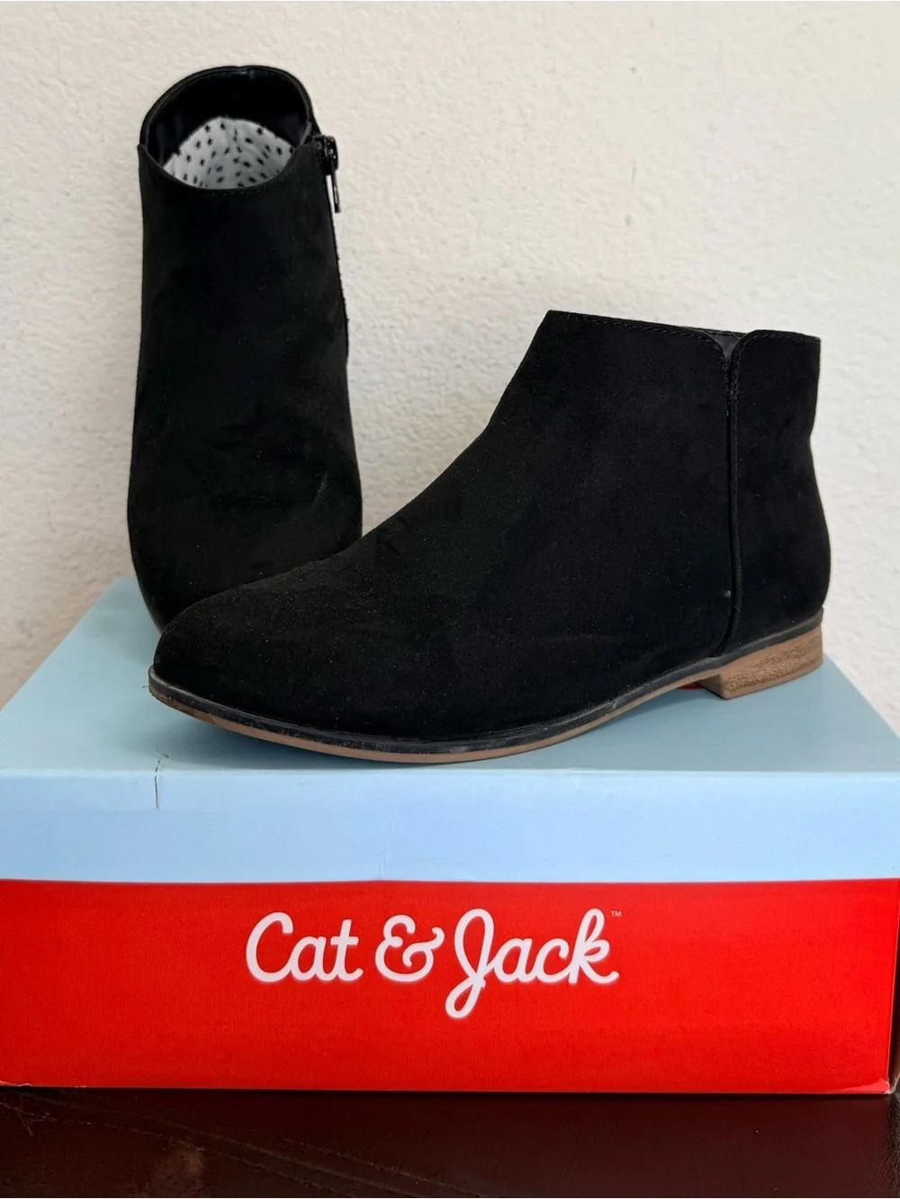 Cat & Jack Opal Girls Ankle Boots size 2